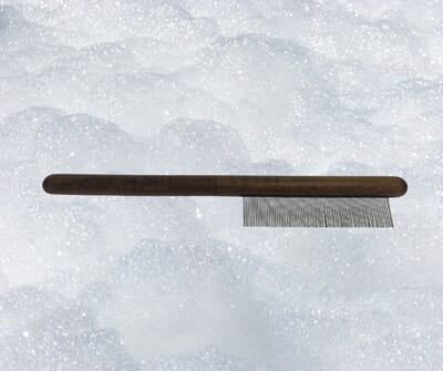 300195 Heritage Tail Comb with Background bubbles.jpg